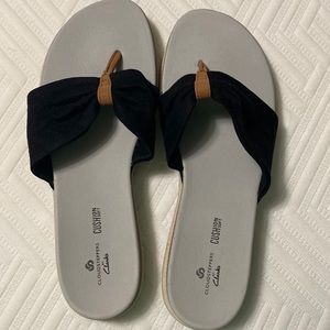 New! Clarks Eliza June flip flop
